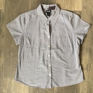 Cropped Short Sleeved Button-down Blouse